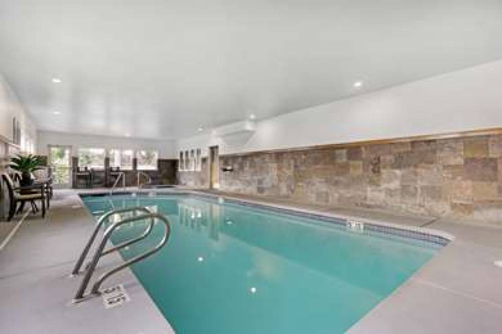 Best Western Plus Yakima Hotel 4