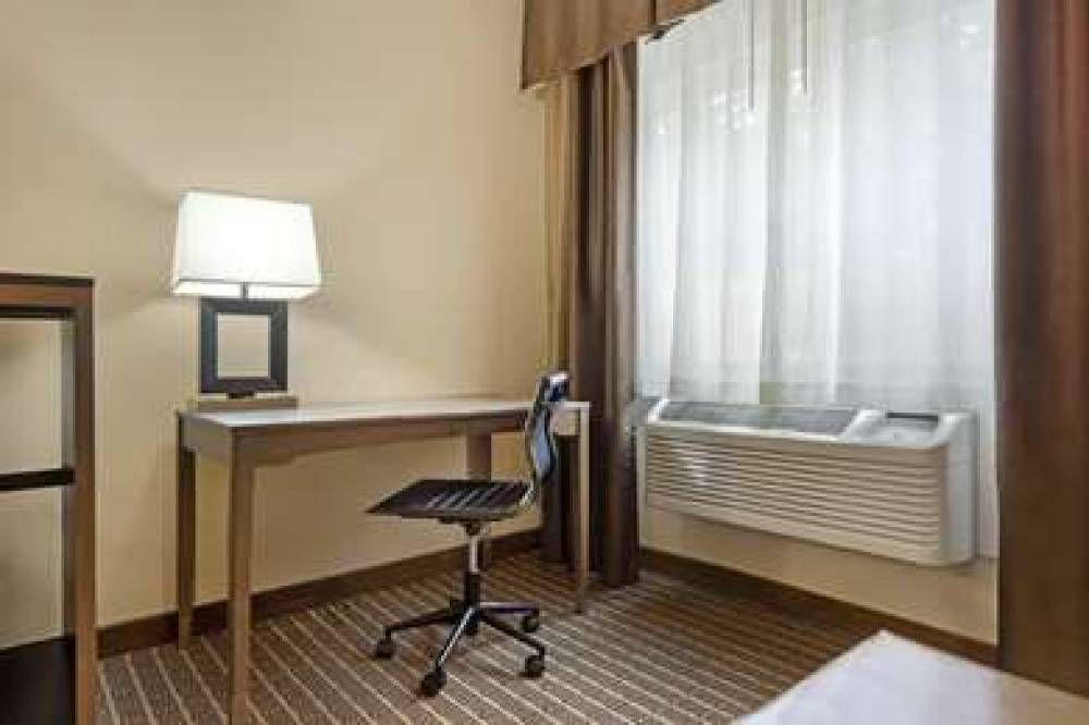 Best Western Plus Yakima Hotel 10