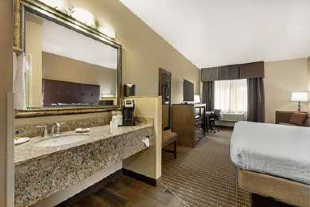 Best Western Plus Yakima Hotel 6