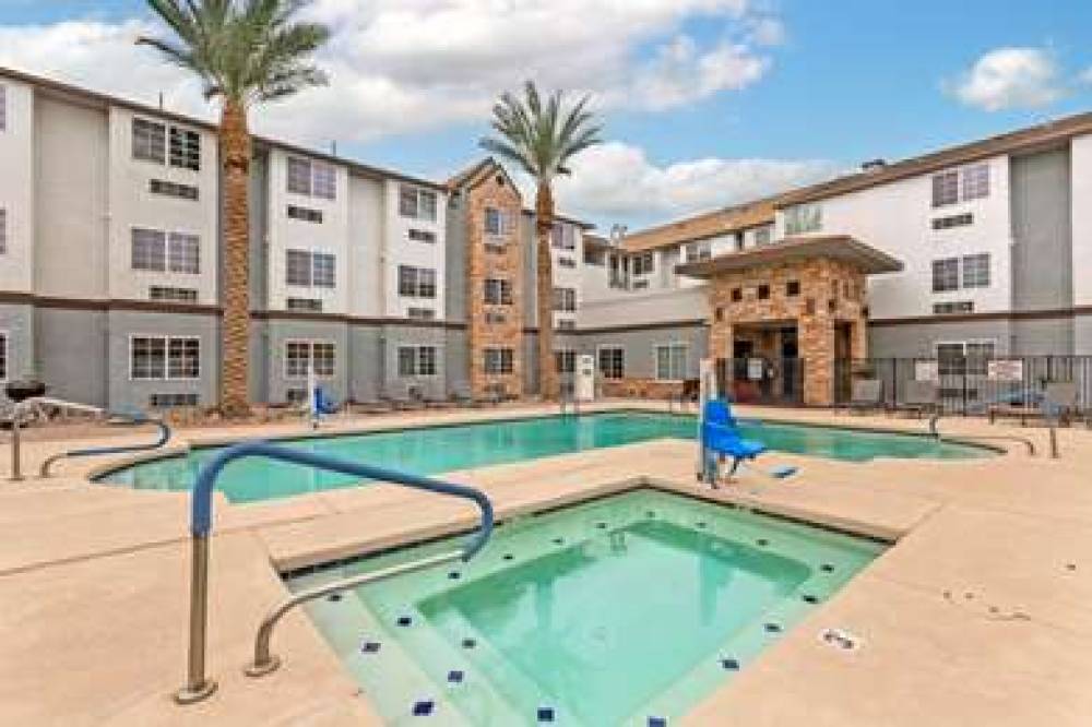 Best Western Plus Yuma Foothills Inn & Suites 7