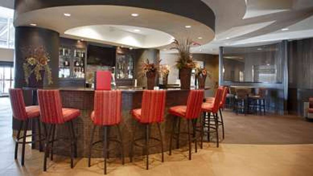 Best Western Premier Freeport Inn Calgary Airport 5