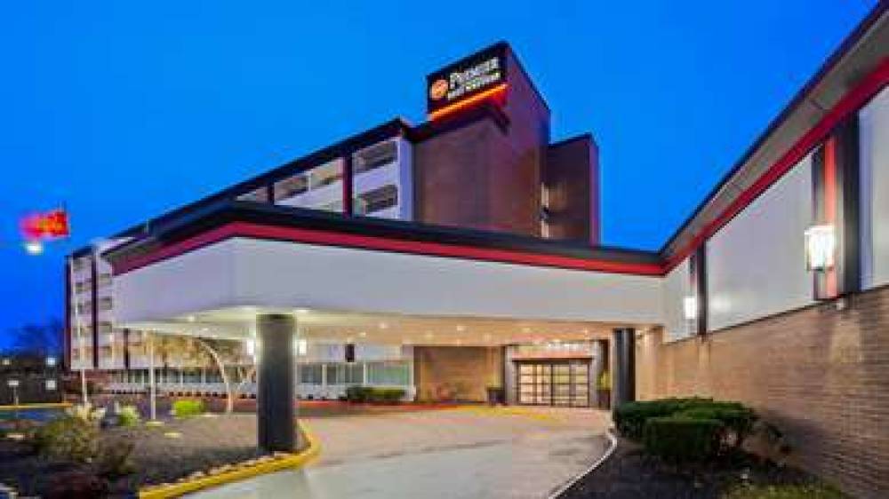 Best Western Premier Kansas City Sports Complex Hotel 1