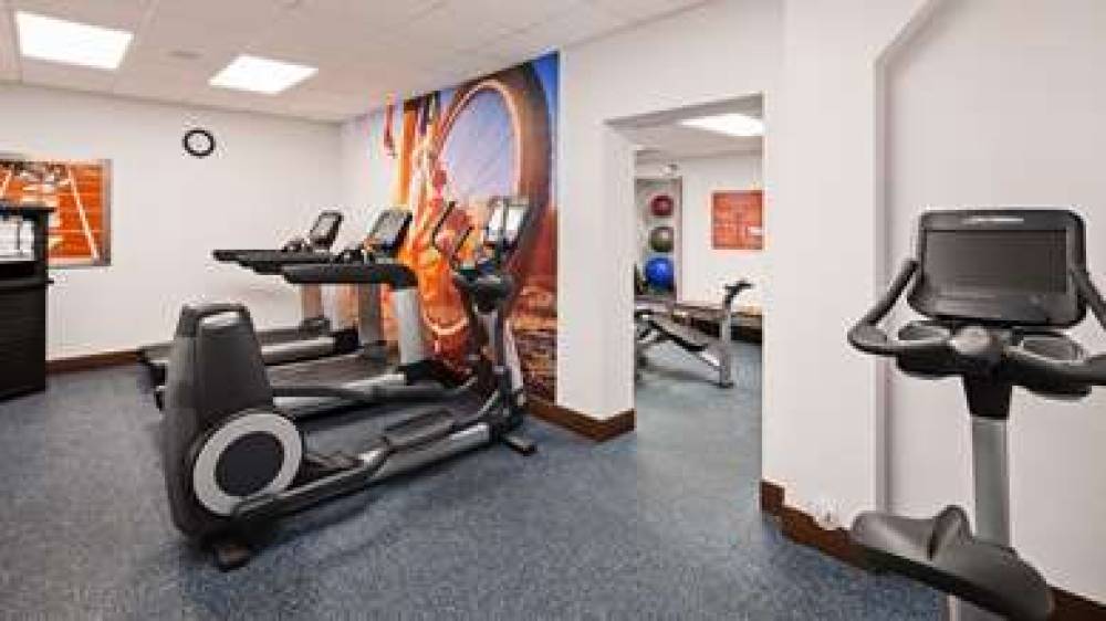 Best Western Premier Kansas City Sports Complex Hotel 10