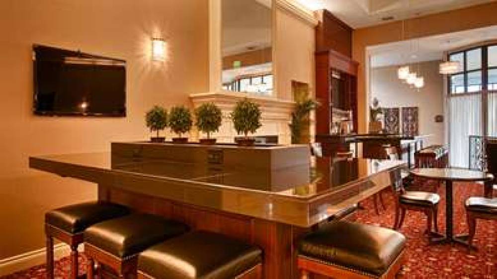 Best Western Premier Plaza Hotel & Conference Center 5