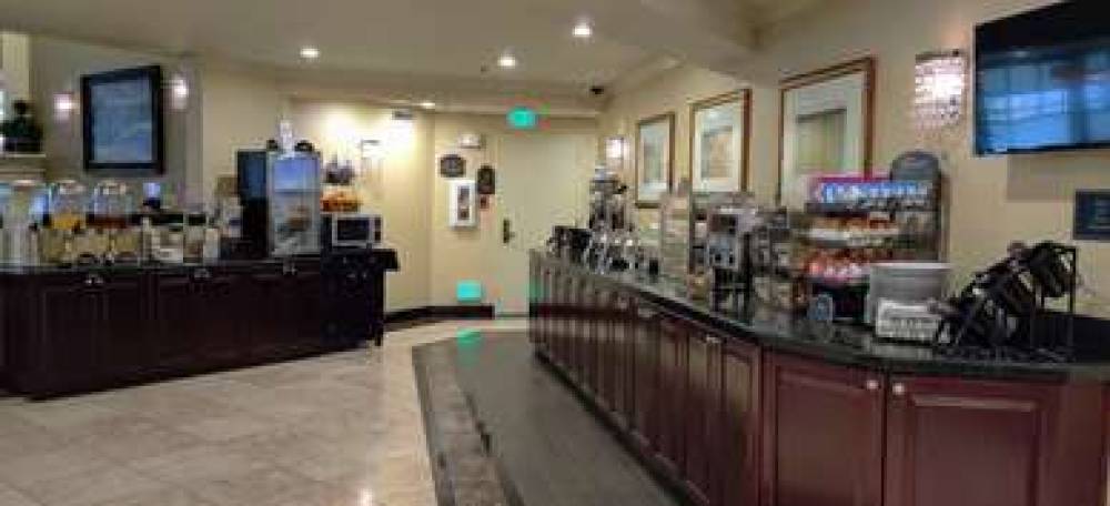 Best Western Premier Plaza Hotel & Conference Center 8