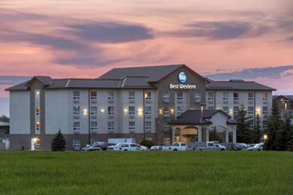 Best Western Rocky Mountain House Inn & Suites 1