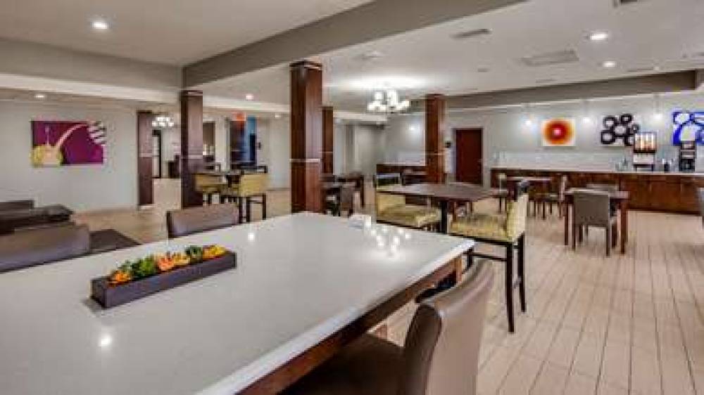 Best Western St. Louis Airport North Hotel & Suites 8