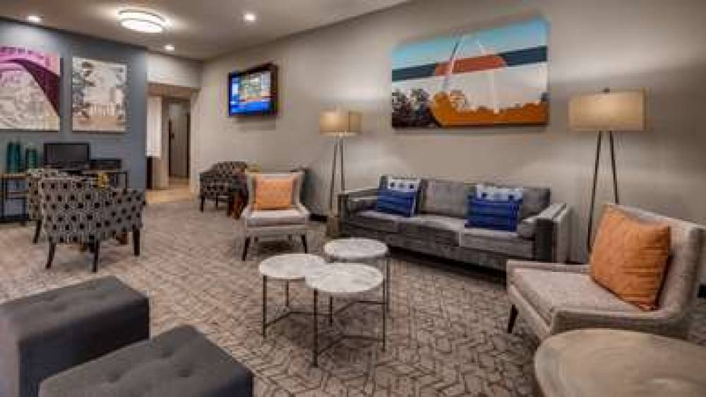 Best Western St. Louis Airport North Hotel & Suites 4