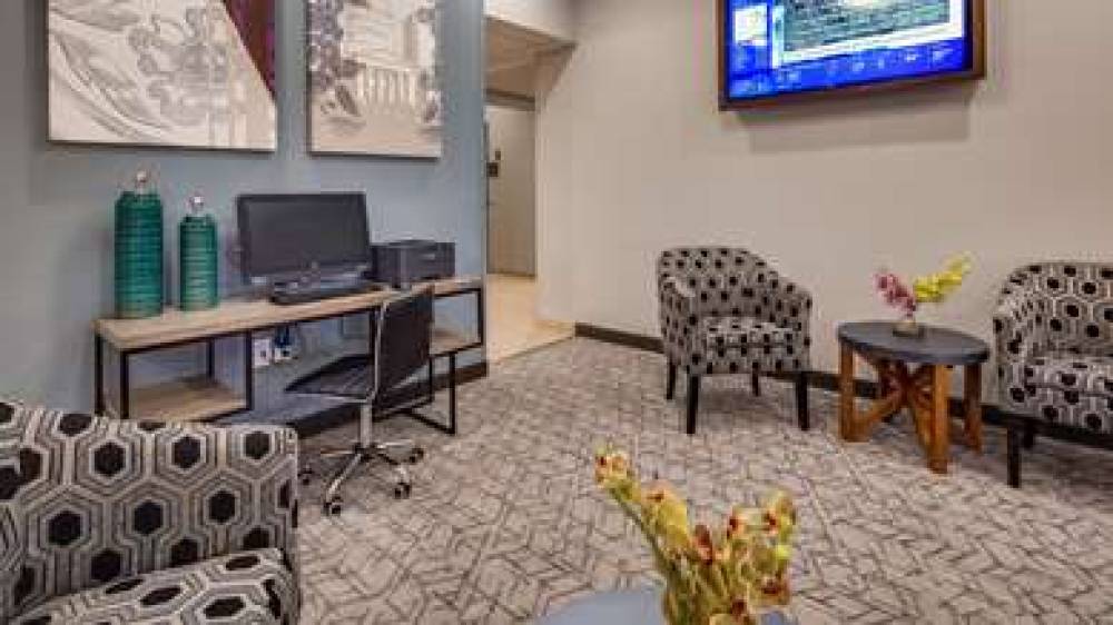 Best Western St. Louis Airport North Hotel & Suites 5