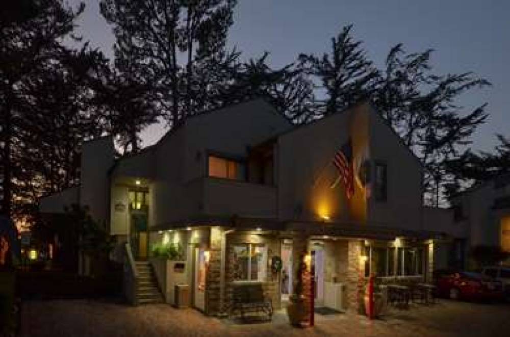 Best Western The Inn & Suites Pacific Grove 2