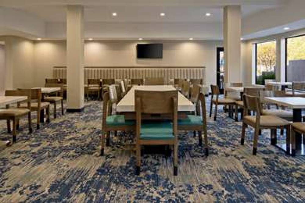 Best Western Valencia/Six Flags Inn & Suites 6