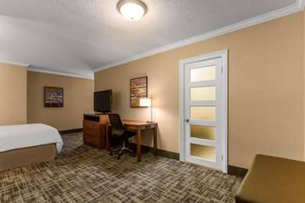 Best Western Ville-Marie Montreal Hotel & Suites 6