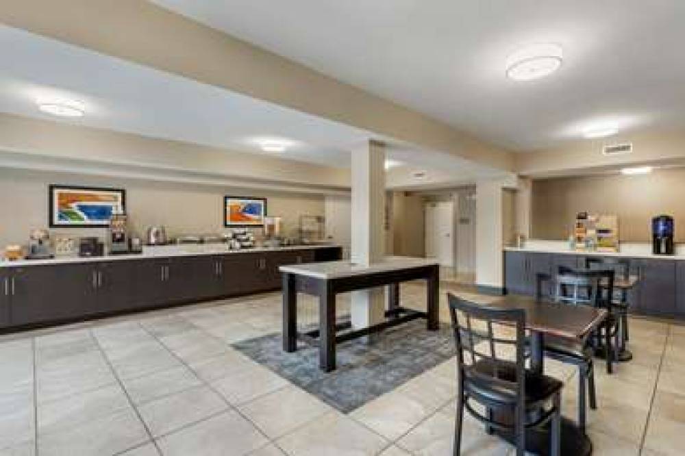 Best Western Watertown Inn And Suites  5