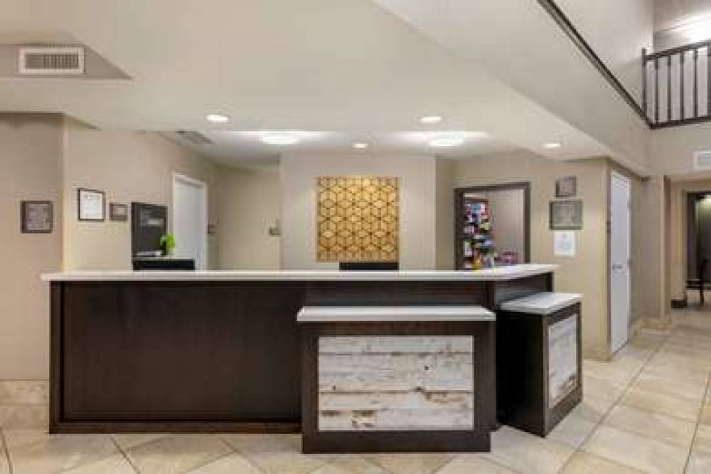 Best Western Watertown Inn And Suites  2