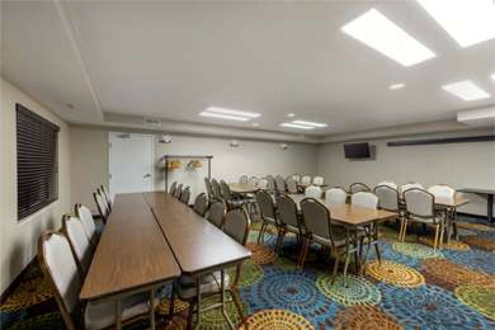 Best Western Watertown Inn And Suites  7