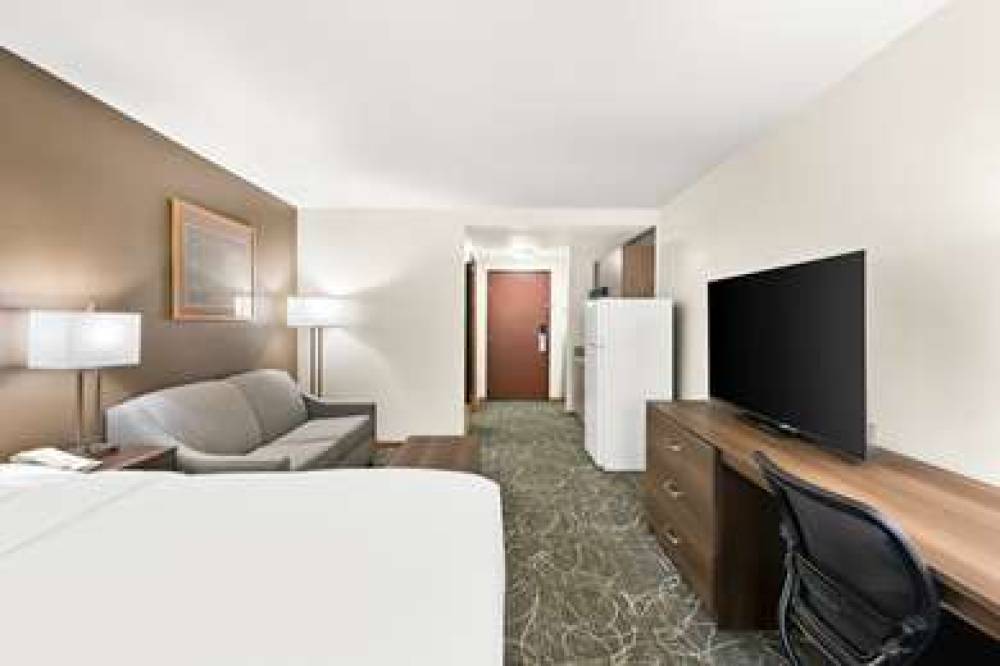 Best Western West Towne Suites 7