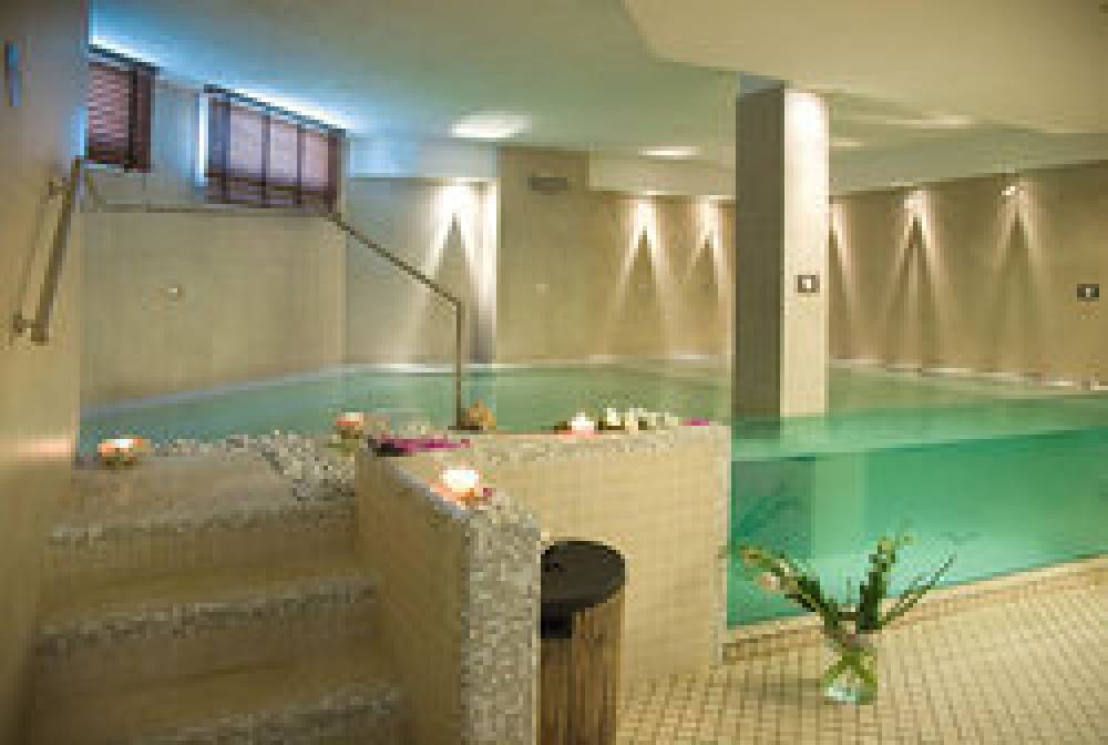 BLU SUITE HOTEL RIMINI 10