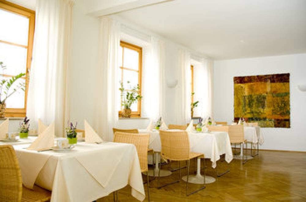 BOUTIQUE HOTEL HAUSER 4