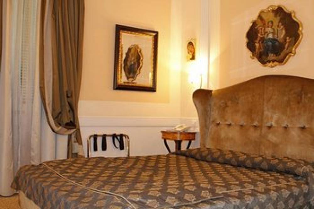 BOUTIQUE HOTEL TREVI 6