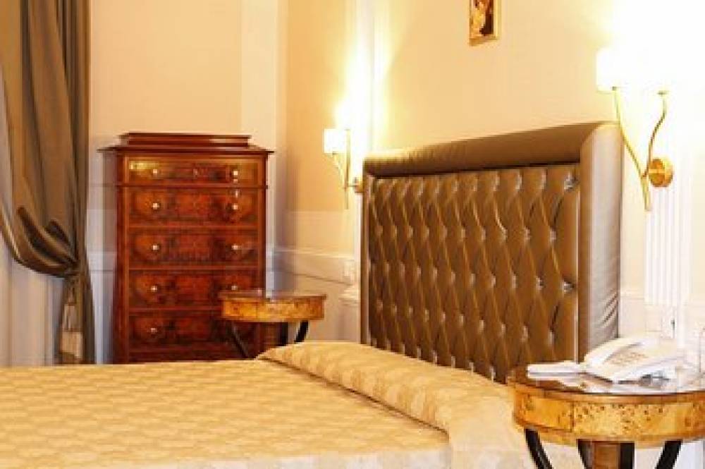 BOUTIQUE HOTEL TREVI 5