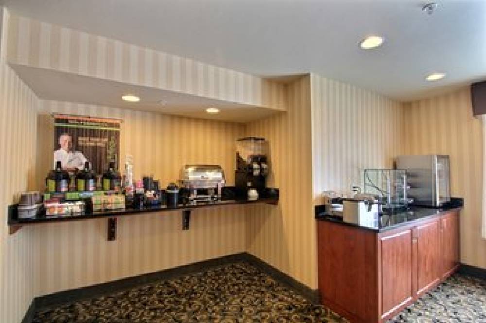 Brillion, WI - Cobblestone Inn & Suites 8