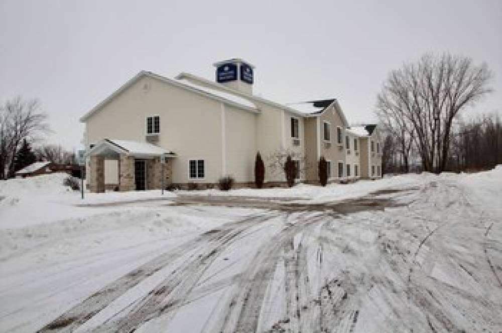 Brillion, WI - Cobblestone Inn & Suites 2