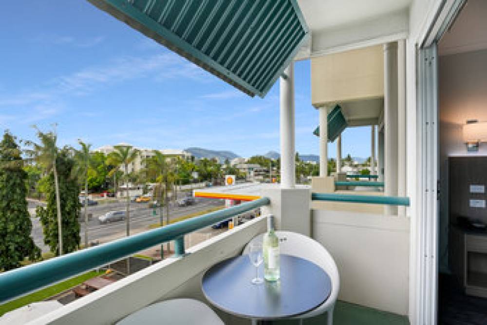 CAIRNS SHERIDAN HOTEL 4