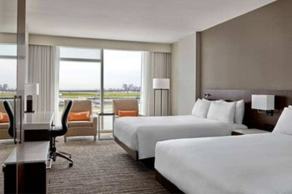 Calgary Airport Marriott In-Terminal Hotel 5