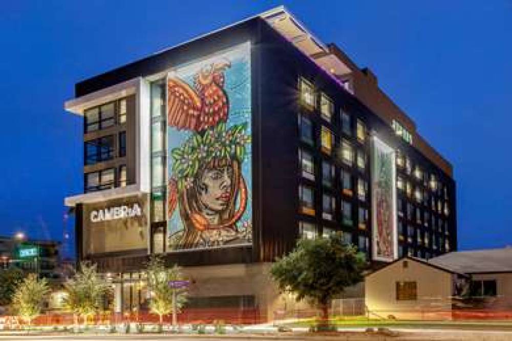 Cambria Hotel Downtown Phoenix Conv