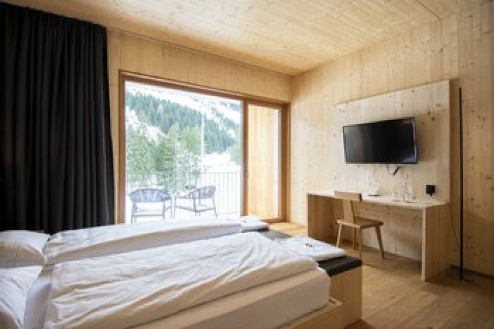 CAMPRA ALPINE LODGE AND SPA 6