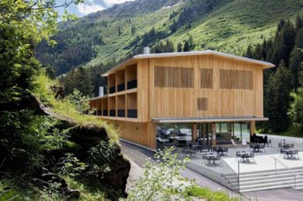 CAMPRA ALPINE LODGE AND SPA 1