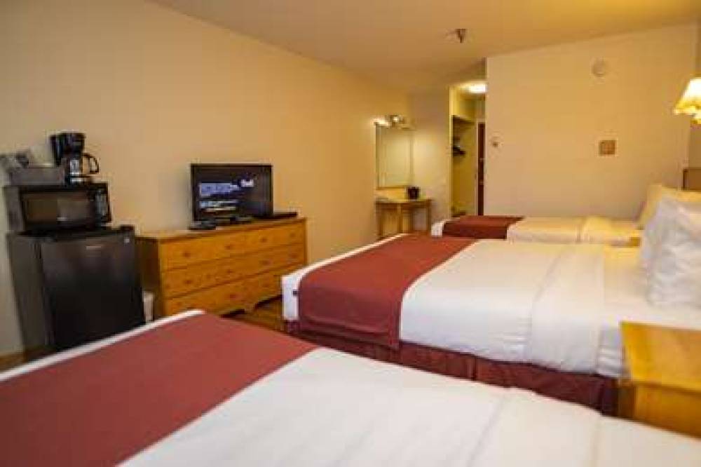 Canadas Best Value Inn River View Hotel 2