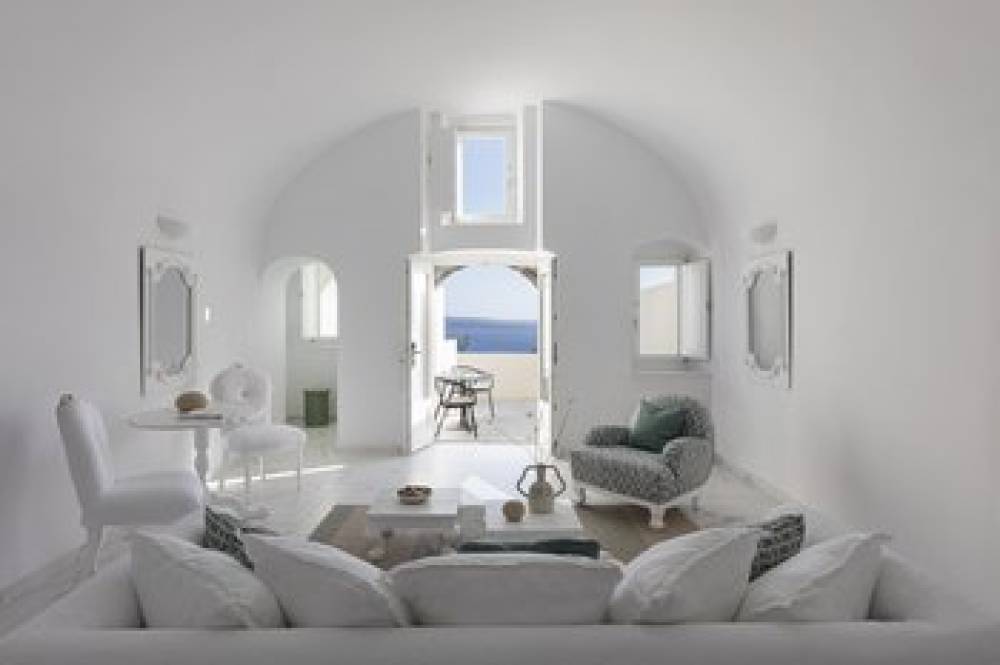 CANAVES OIA SUITES 7