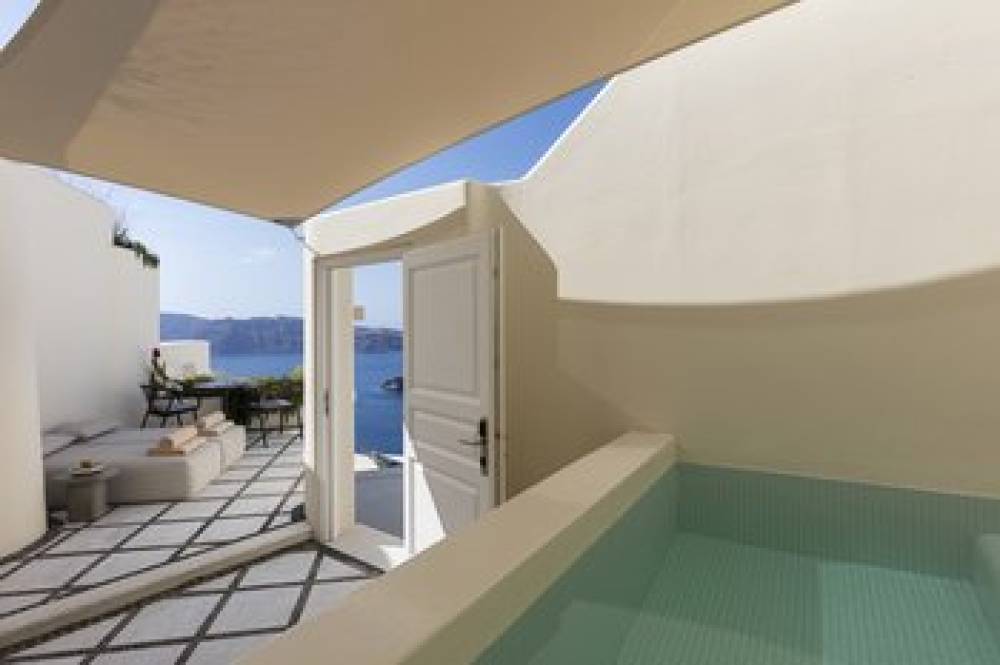 CANAVES OIA SUITES 8