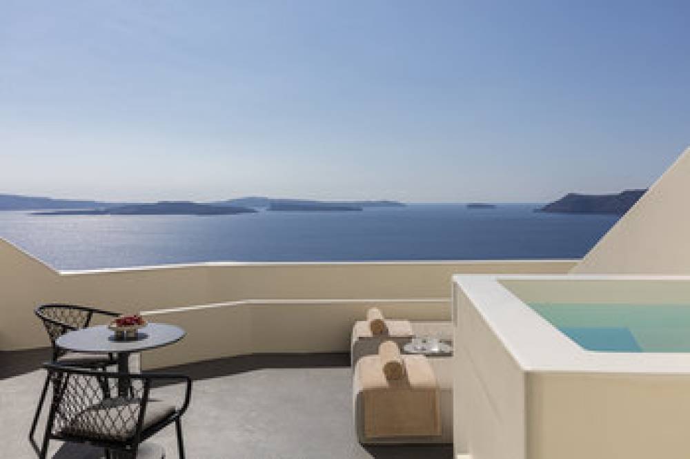 CANAVES OIA SUITES 4