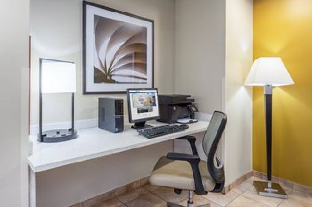 Candlewood Suites AURORA-NAPERVILLE 6