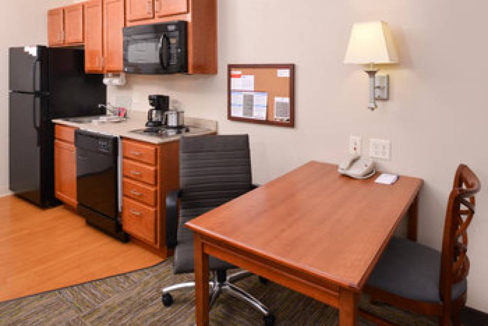 Candlewood Suites BOISE - TOWNE SQUARE 3