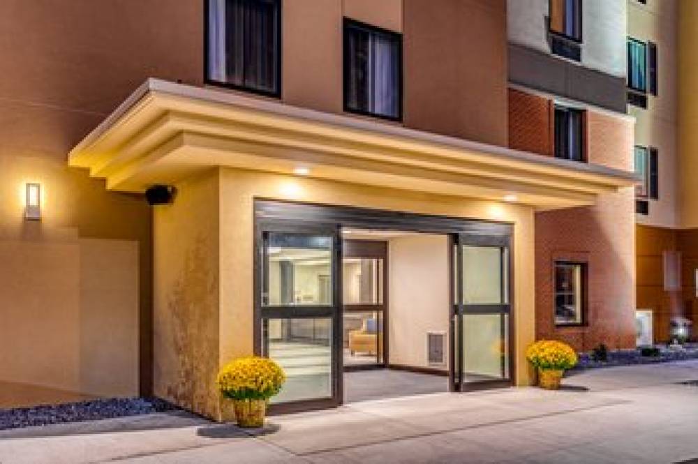 CANDLEWOOD SUITES EAU CLAIRE 4