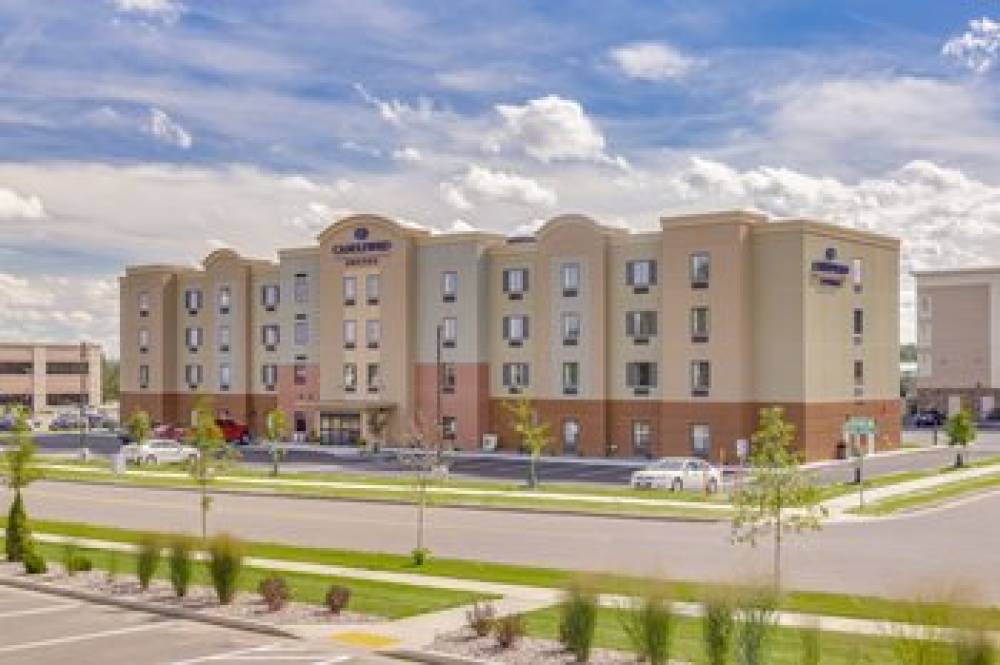 CANDLEWOOD SUITES EAU CLAIRE 1