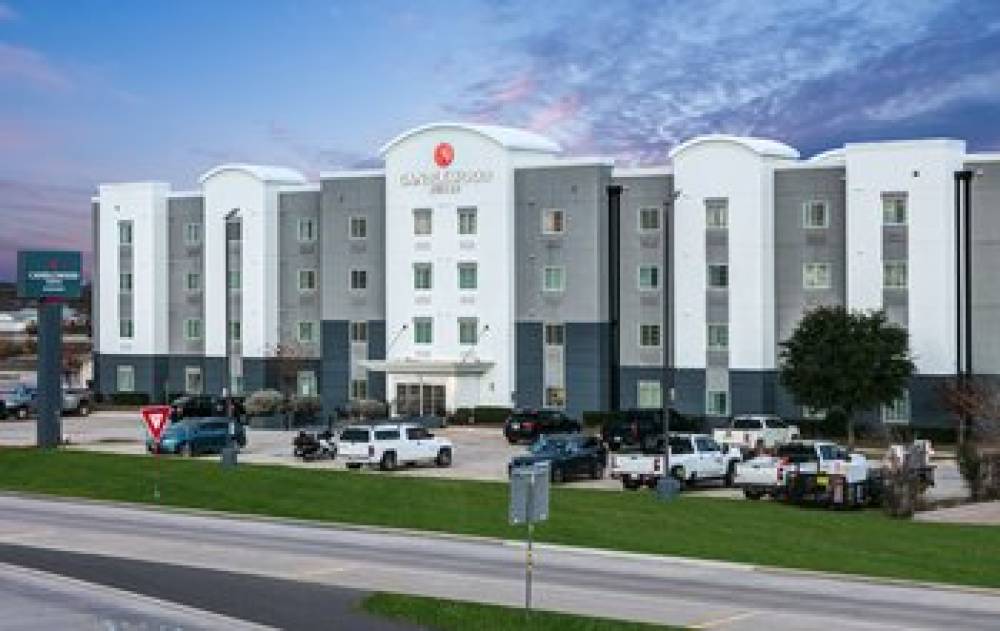 CANDLEWOOD SUITES - FT WORTH W 8