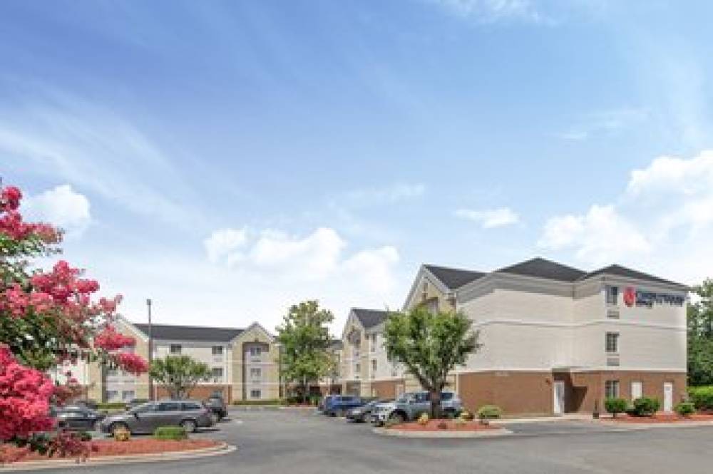 CANDLEWOOD SUITES HUNTERSVILLE 9