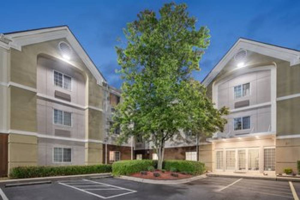 CANDLEWOOD SUITES HUNTERSVILLE 2