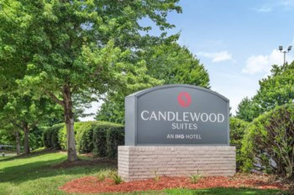 CANDLEWOOD SUITES HUNTERSVILLE 8