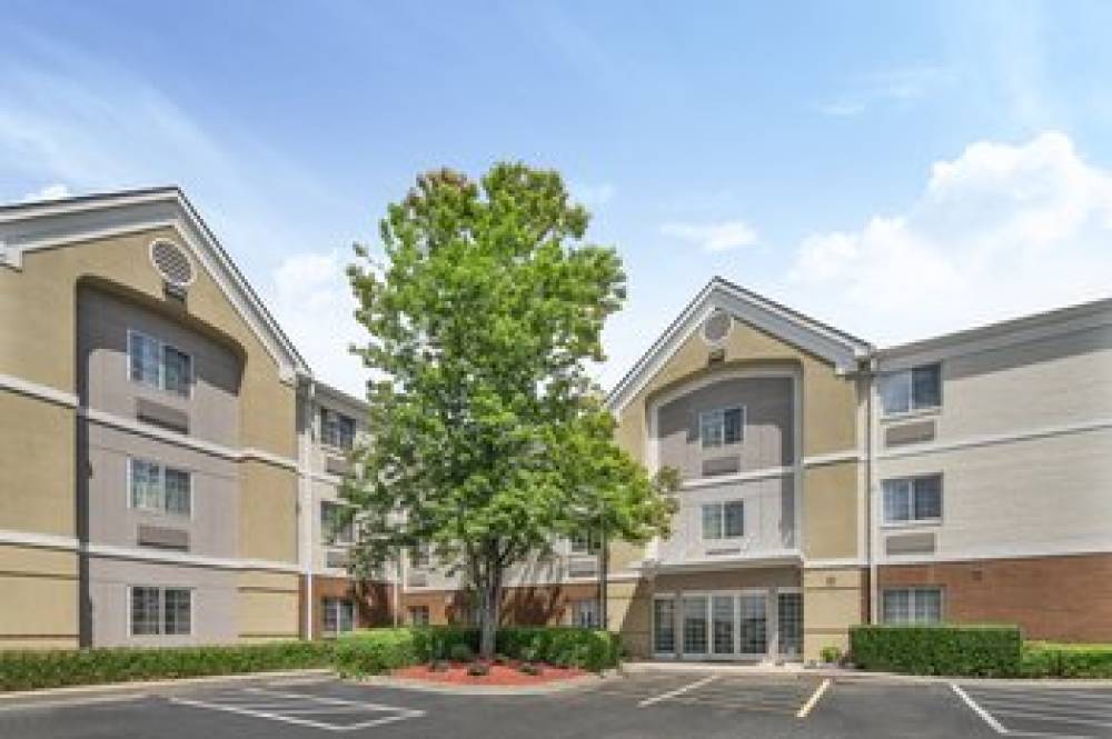 CANDLEWOOD SUITES HUNTERSVILLE 1