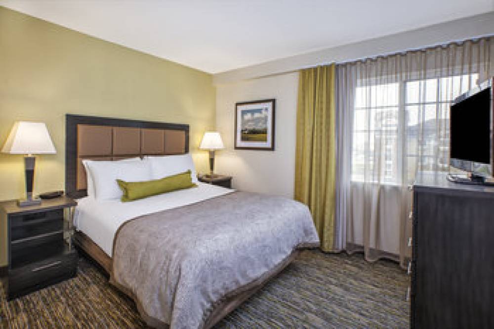 Candlewood Suites INDIANAPOLIS 9