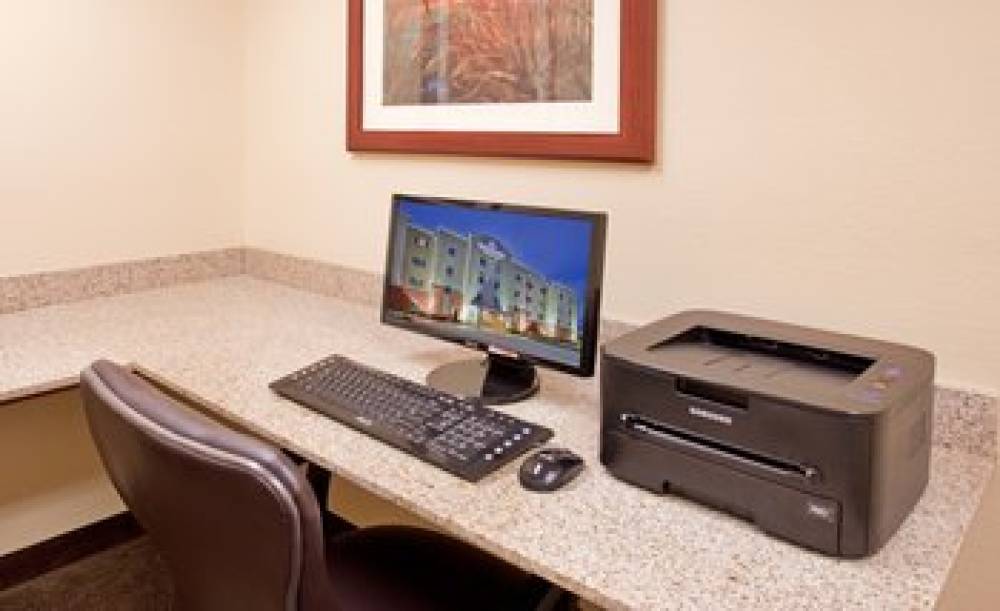 Candlewood Suites KANSAS CITY NORTHEAST 10