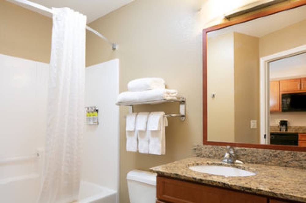 Candlewood Suites LA CROSSE 8