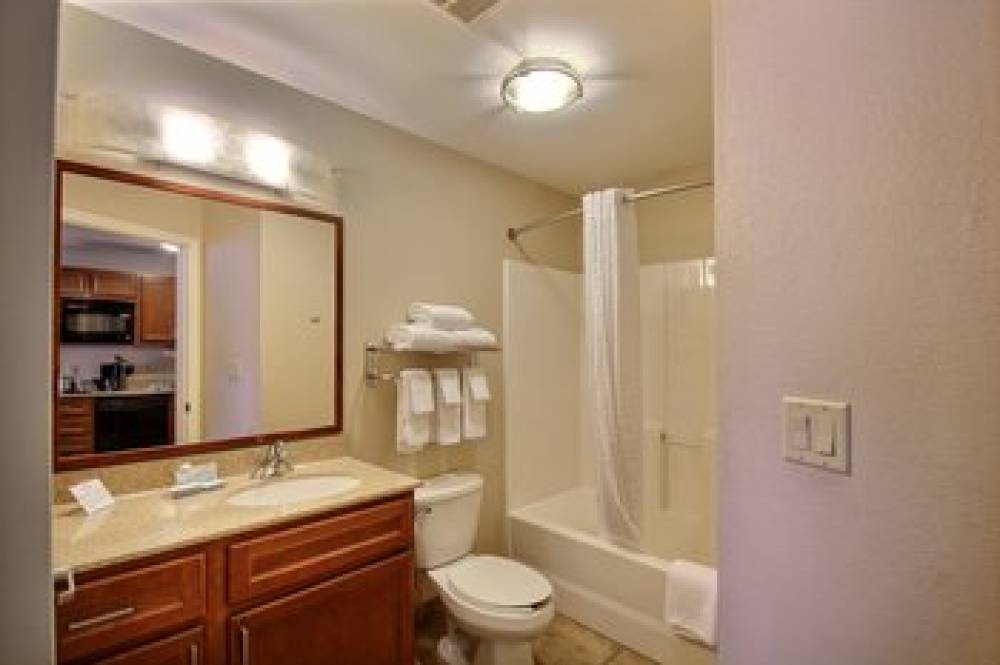 Candlewood Suites MILWAUKEE AIRPORT-OAK CREEK 8