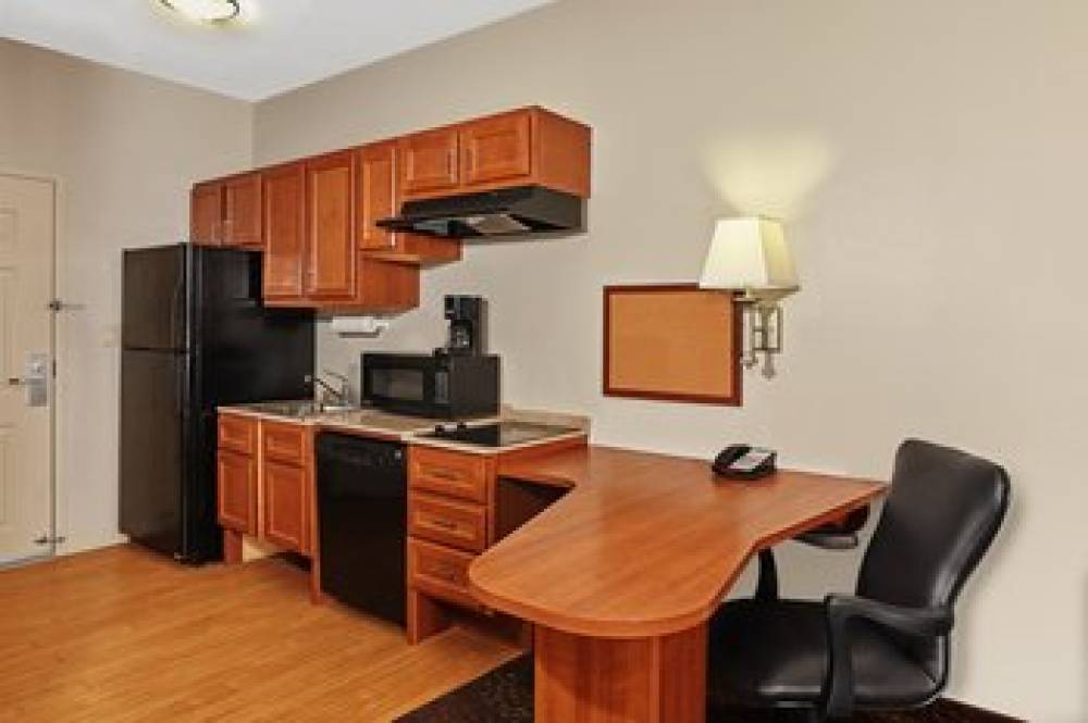 Candlewood Suites MILWAUKEE AIRPORT-OAK CREEK 9