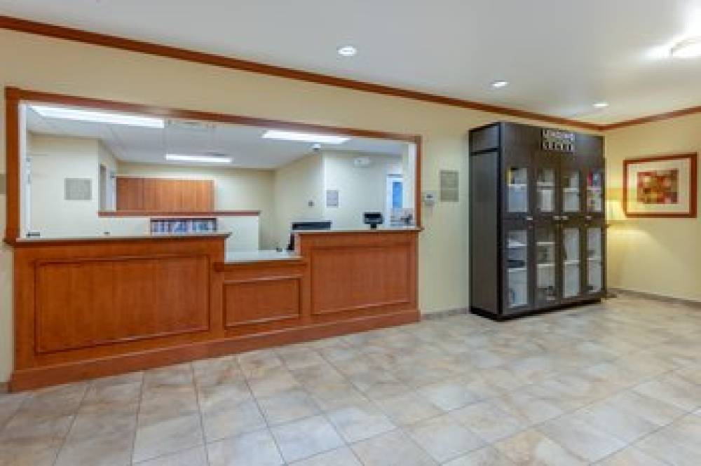 Candlewood Suites MINOT 7